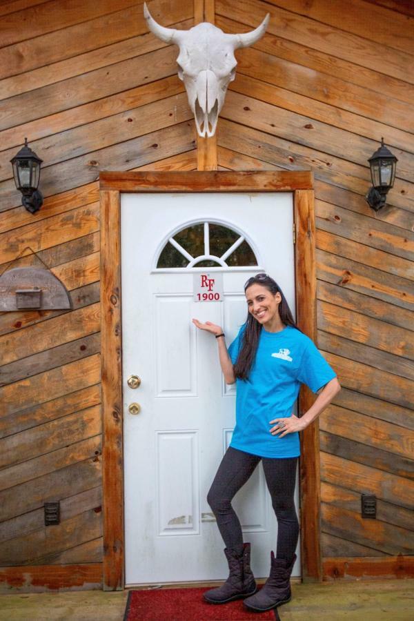 Cedar Cabin Located On A Buffalo Farm Marshall Exterior foto